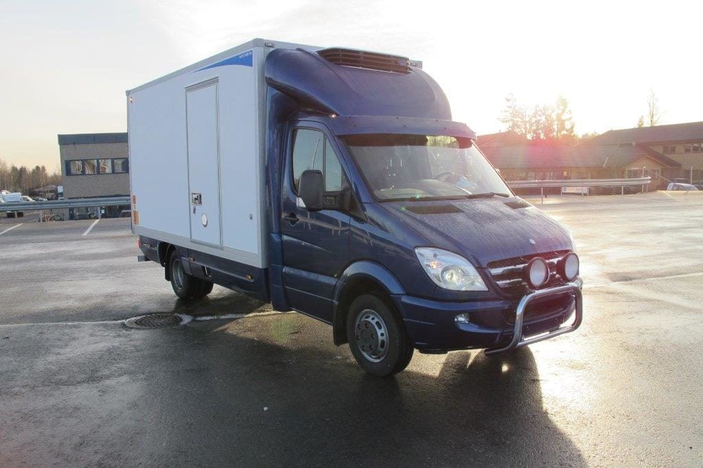 Mercedes sprinter med Carrier