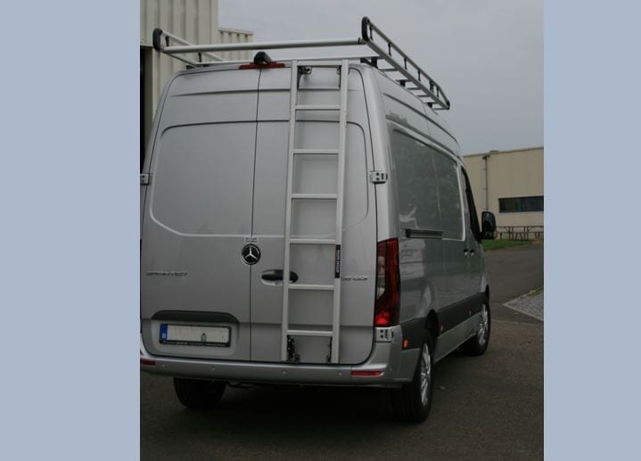 Prime design. stige til takstativ vist på MB Sprinter (2)
